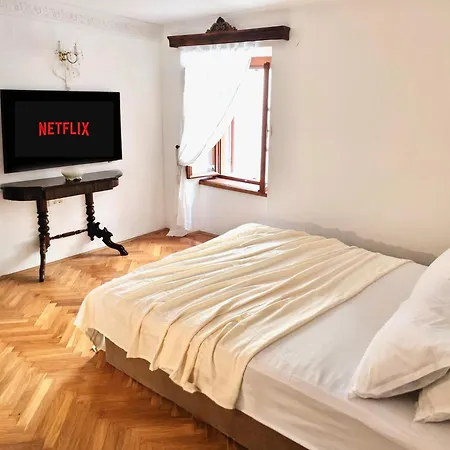Villa Amazingpag - Boutique In Center, Terrace & Parking
